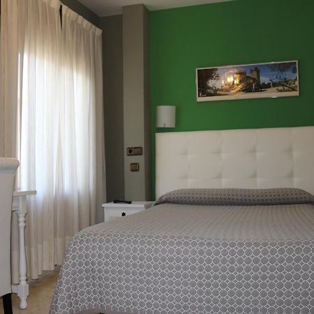 Hostal Don Jaime II Ségovie Extérieur photo