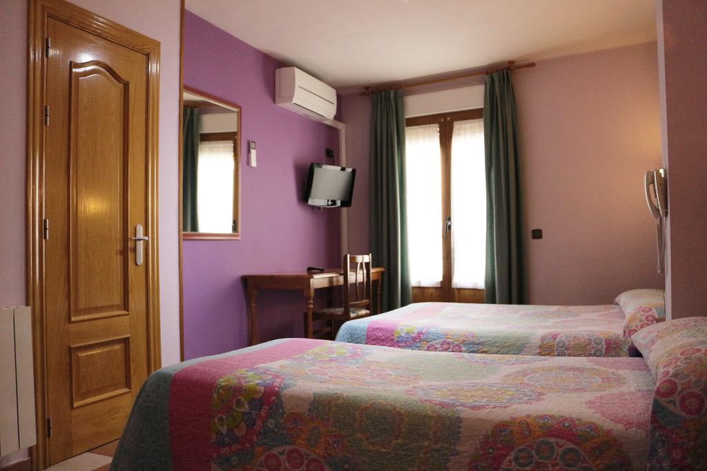 Hostal Don Jaime II Ségovie Extérieur photo
