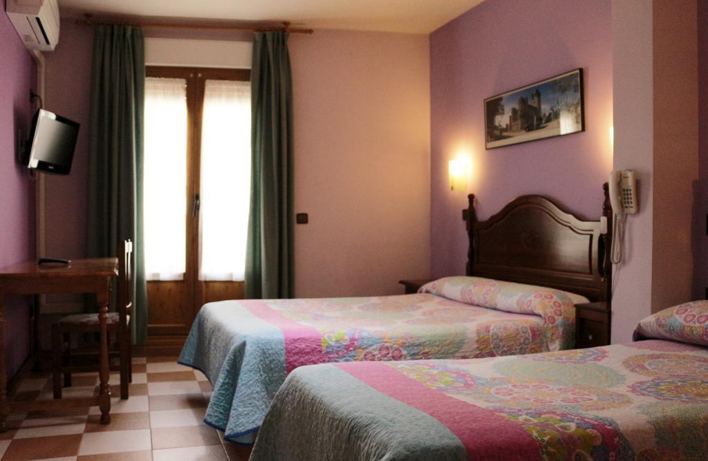 Hostal Don Jaime II Ségovie Extérieur photo