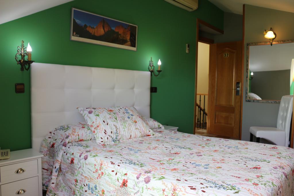 Hostal Don Jaime II Ségovie Extérieur photo