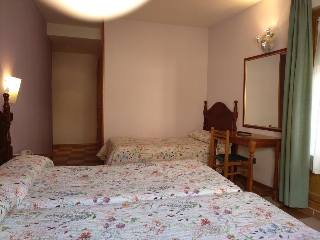 Hostal Don Jaime II Ségovie Extérieur photo