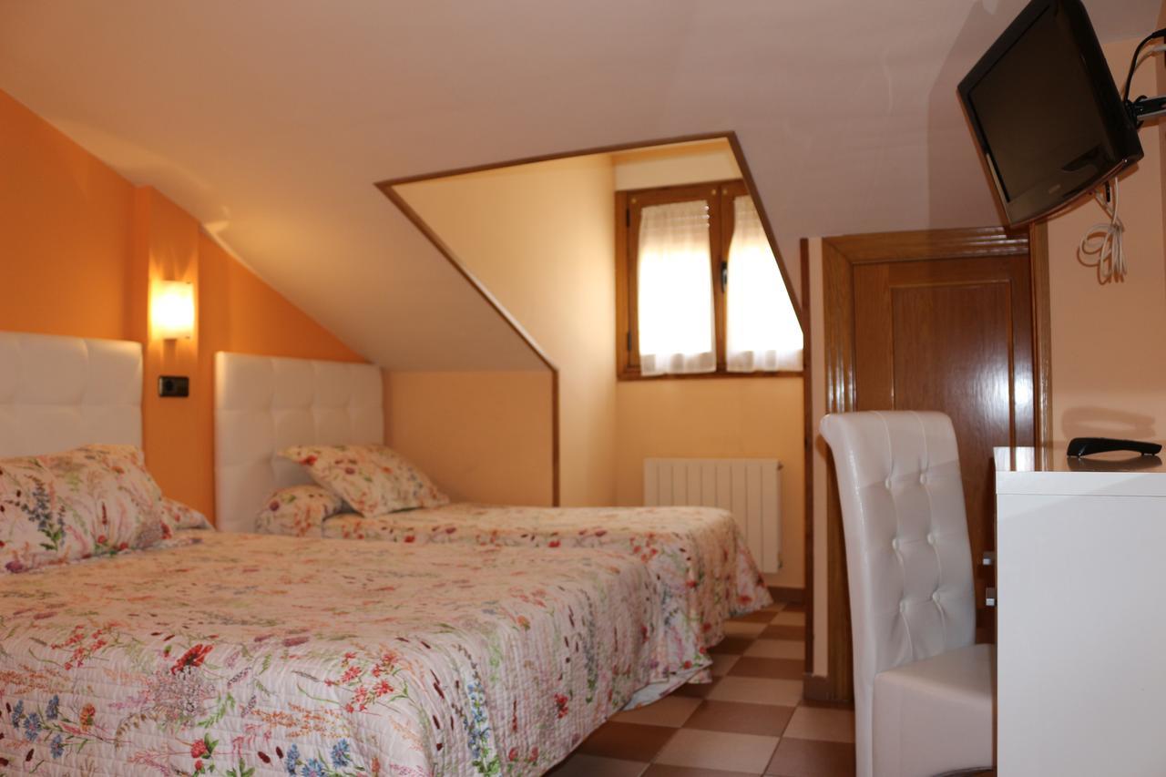 Hostal Don Jaime II Ségovie Extérieur photo